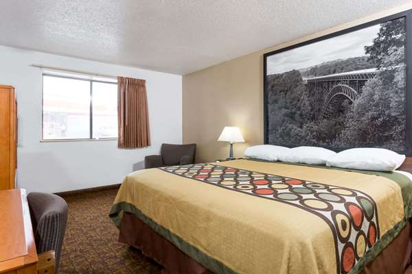  - Super 8 Hotel Summersville