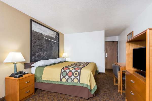  - Super 8 Hotel Summersville