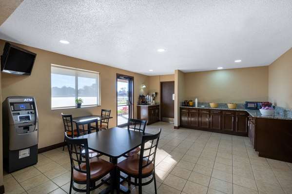  - Super 8 Hotel Summersville