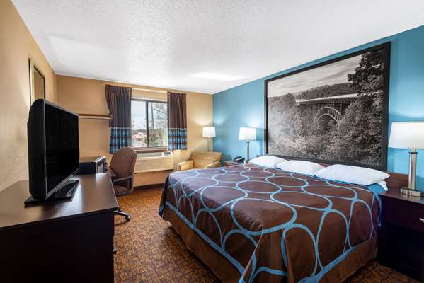  - Super 8 Hotel Summersville