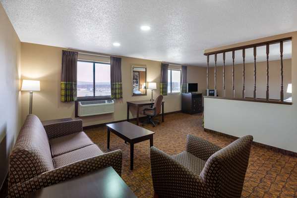 Suite - Super 8 Hotel Summersville