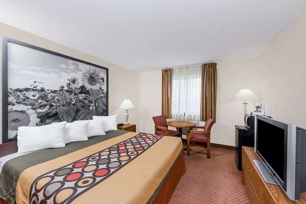  - Super 8 Hotel Dodge City