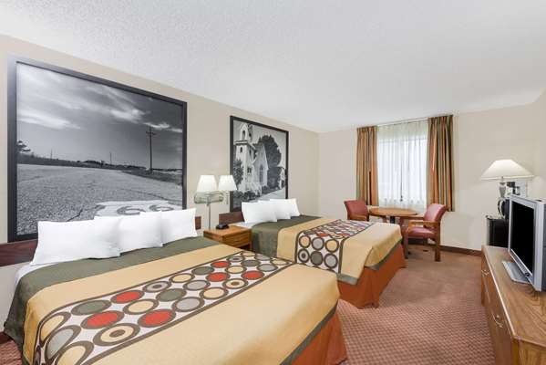  - Super 8 Hotel Dodge City
