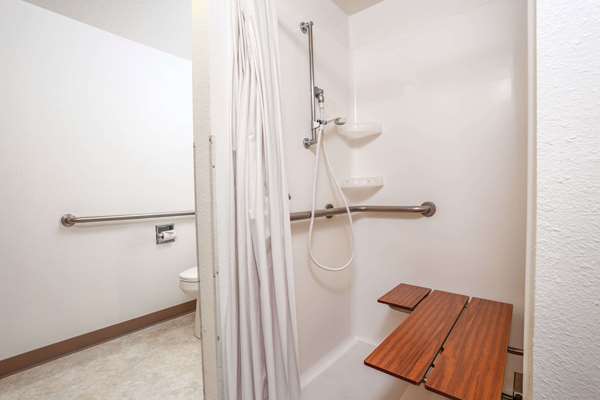  - Travelodge Deer Lodge - I-90, Exit 184