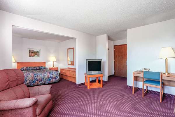 Suite - Travelodge Deer Lodge - I-90, Exit 184