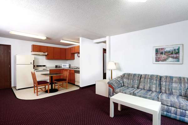 Suite - Travelodge Deer Lodge - I-90, Exit 184
