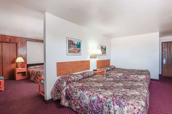 Suite - Travelodge Deer Lodge - I-90, Exit 184