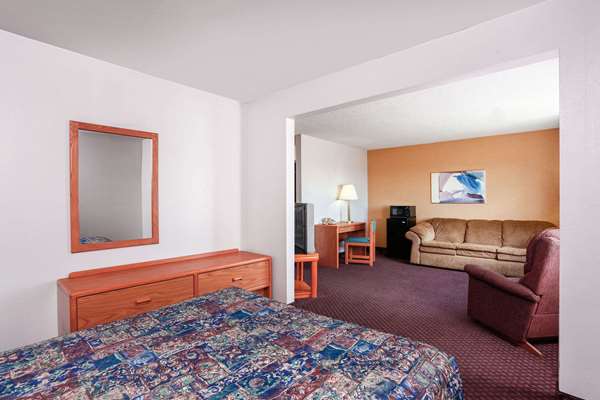 Suite - Travelodge Deer Lodge - I-90, Exit 184