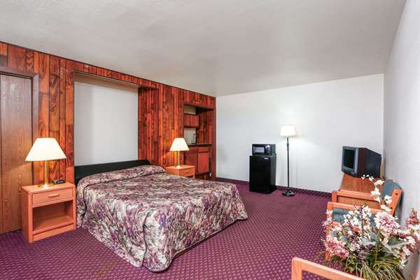 Suite - Travelodge Deer Lodge - I-90, Exit 184