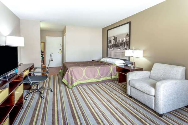  - Super 8 Hotel Delavan