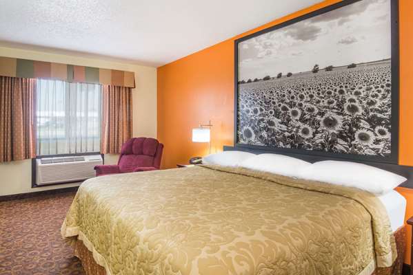  - Super 8 Motel Emporia