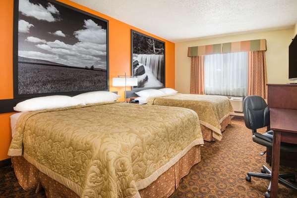  - Super 8 Motel Emporia