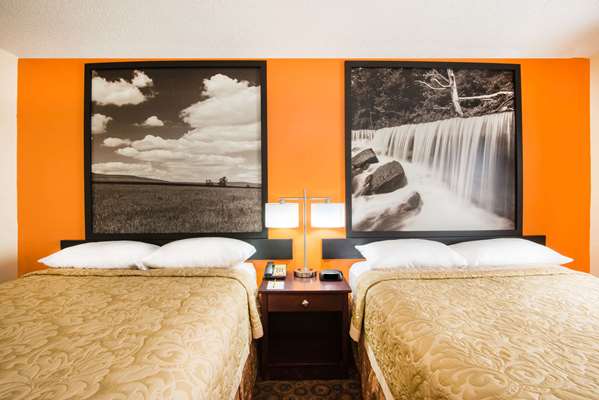  - Super 8 Motel Emporia