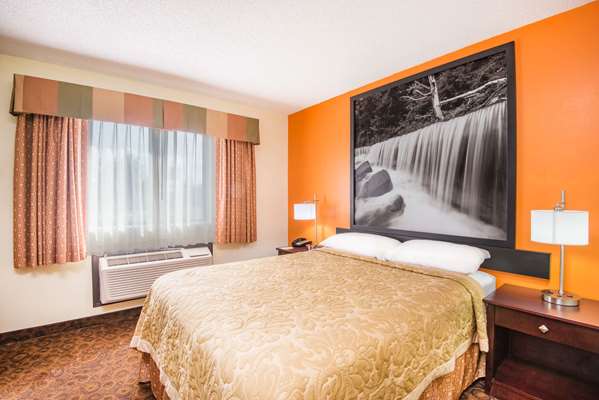  - Super 8 Motel Emporia