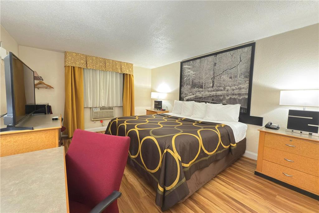 SUPER 8 ANDERSON CLEMSON AREA-guestroom-Guest Room,On-Site.jpg