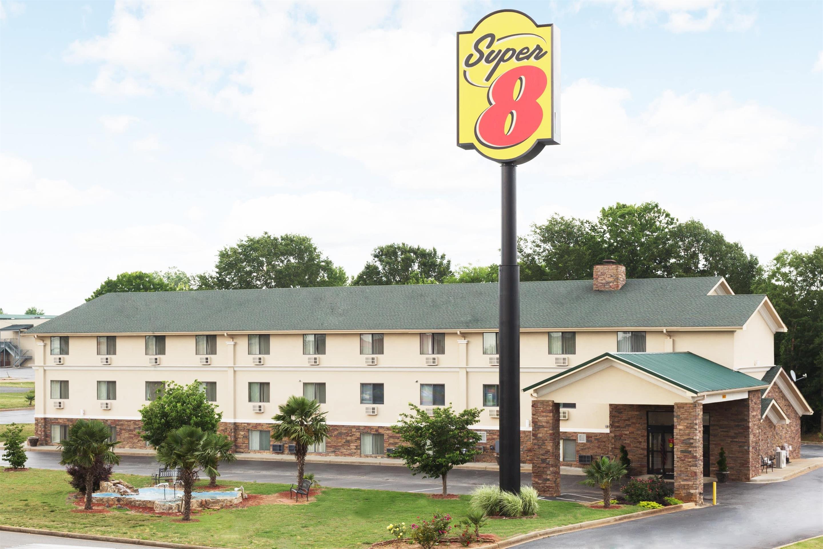 Exterior | Super 8 by Wyndham Anderson/Clemson Area