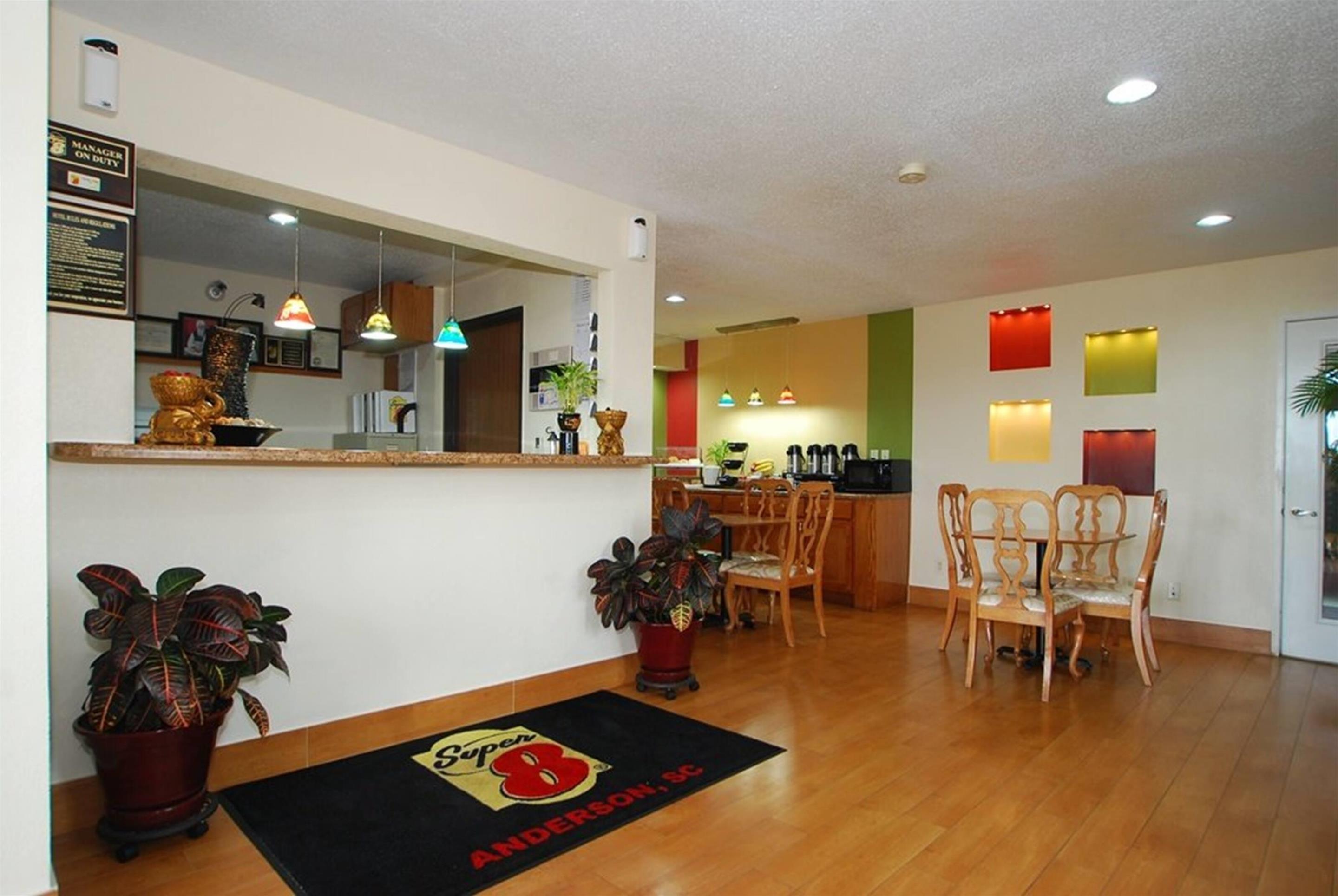 Lobby | Super 8 by Wyndham Anderson/Clemson Area