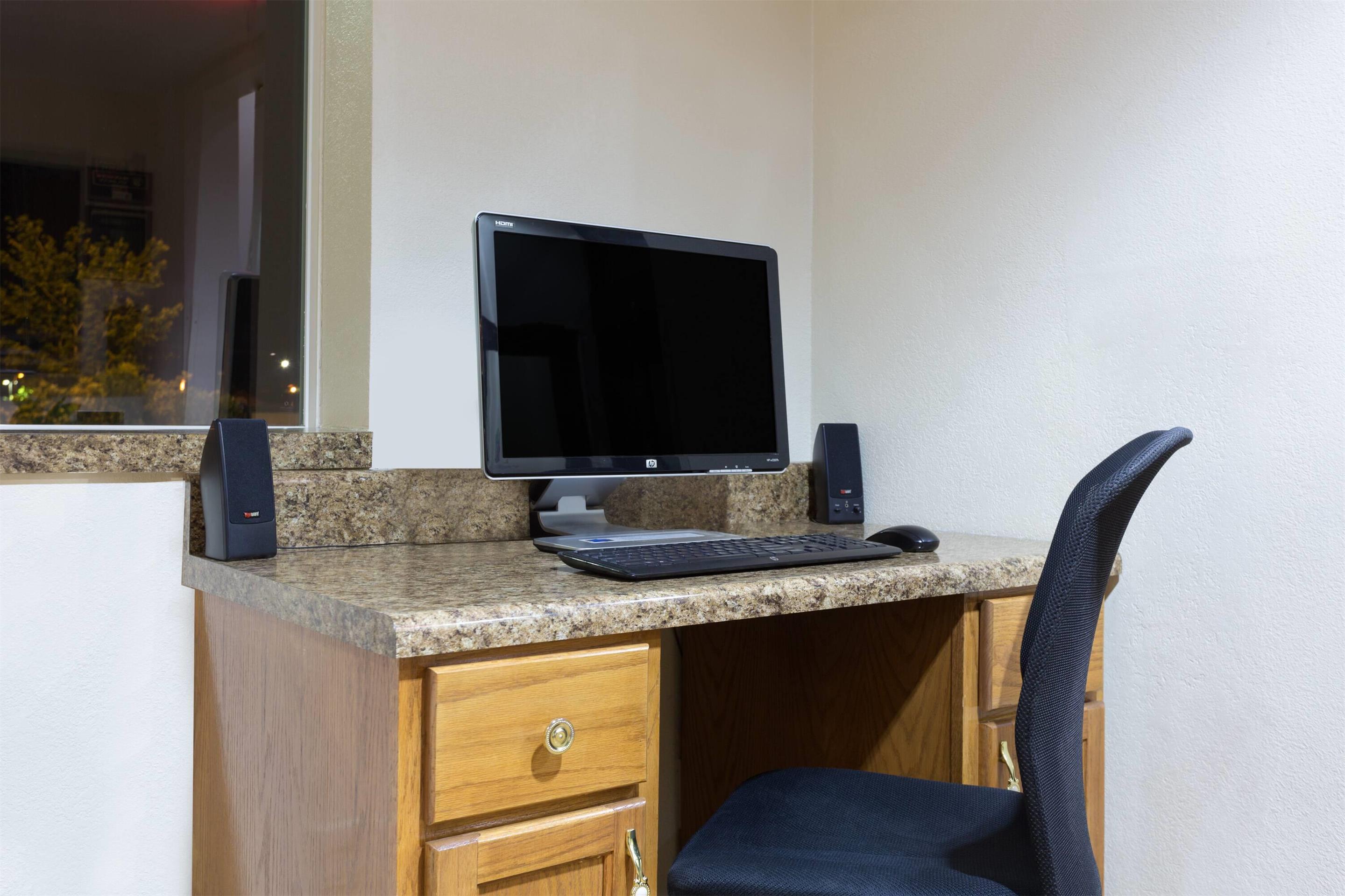 Business Center | Super 8 by Wyndham Anderson/Clemson Area
