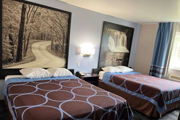  - Super 8 Hotel Columbus - I-65, Exit 68