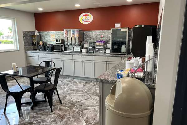  - Super 8 Hotel Columbus - I-65, Exit 68