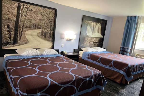  - Super 8 Hotel Columbus - I-65, Exit 68