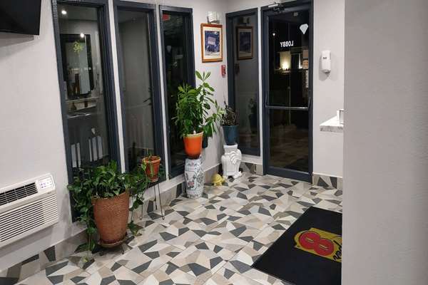  - Super 8 Hotel Columbus - I-65, Exit 68