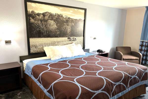  - Super 8 Hotel Columbus - I-65, Exit 68