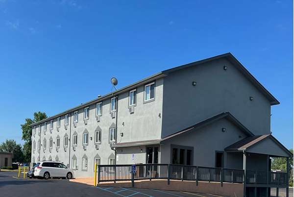 Exterior view - Super 8 Hotel Columbus - I-65, Exit 68