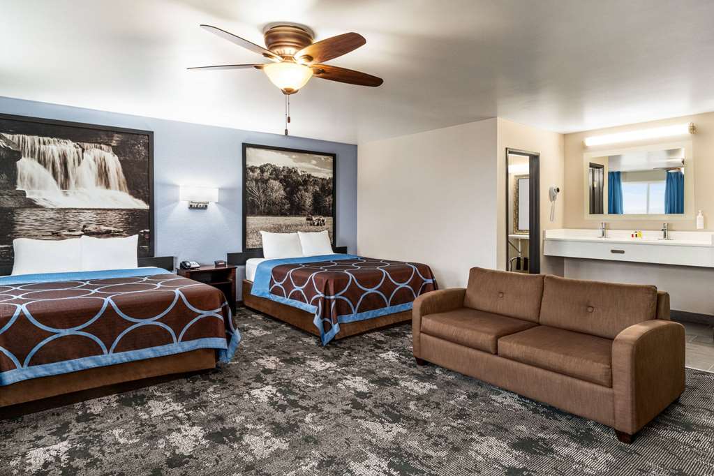 SUPER 8 COLUMBUS IN-guestroom-Guest Room,Suite,On-Site.jpg