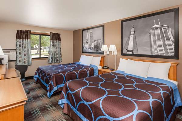  - Super 8 Motel Elkhart - I-80 & I-90, Exit 92