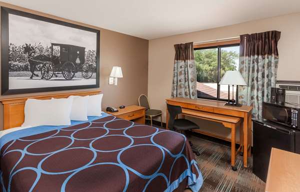  - Super 8 Motel Elkhart - I-80 & I-90, Exit 92