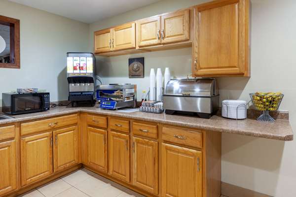  - Super 8 Motel Elkhart - I-80 & I-90, Exit 92