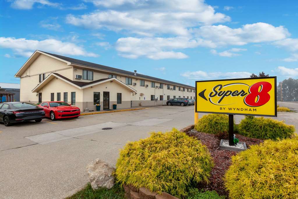 Rodeway Inn Elkhart - Tap to explore photos