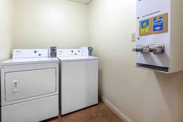  - Super 8 Motel Elkhart - I-80 & I-90, Exit 92