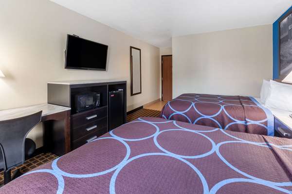  - Super 8 Motel Elkhart - I-80 & I-90, Exit 92