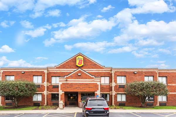 Exterior view - Super 8 Hotel Elgin - I-90, Exit 54