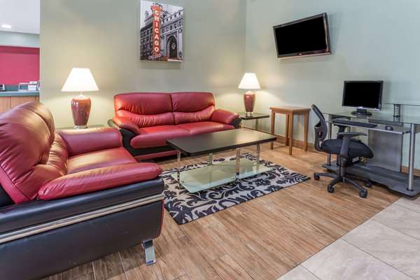  - Super 8 Hotel Elgin - I-90, Exit 54