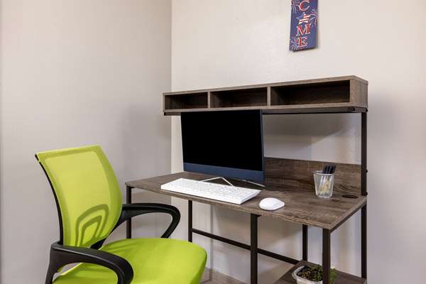 Conference Area - Super 8 Hotel Pratt