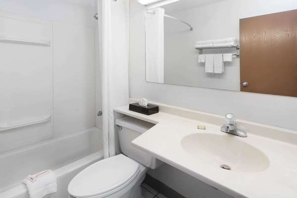  - Super 8 Hotel Merrillville - I-65, Exit 253