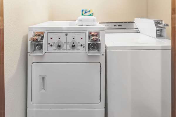  - Super 8 Hotel Merrillville - I-65, Exit 253