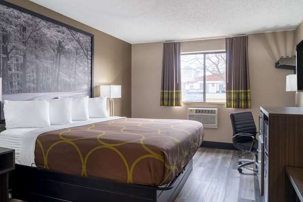  - Super 8 Hotel Merrillville - I-65, Exit 253