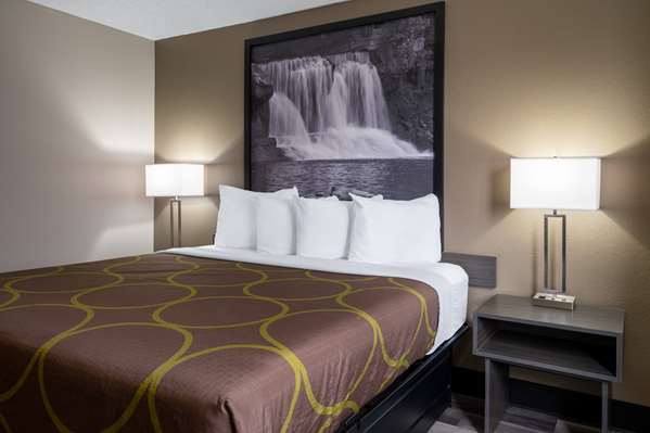  - Super 8 Hotel Merrillville - I-65, Exit 253