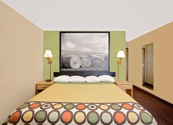 Suite - Super 8 Motel Valentine