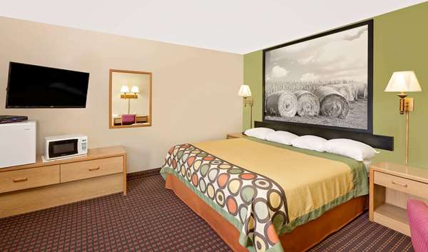 Suite - Super 8 Motel Valentine