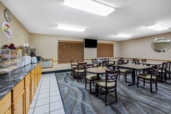  - Super 8 Motel Valentine