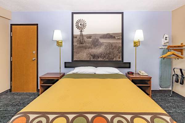  - Super 8 Motel Valentine