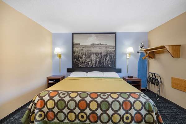  - Super 8 Motel Valentine