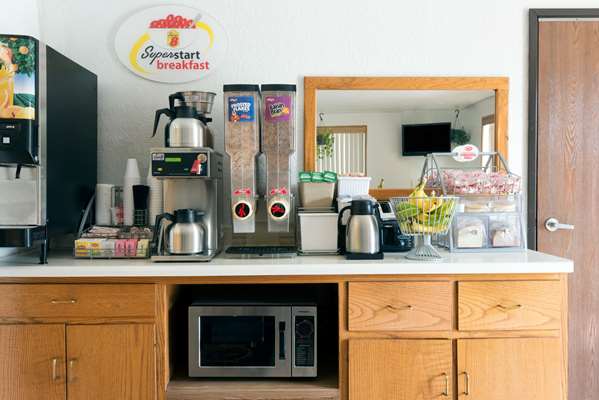  - Super 8 Hotel Twinsburg - I-480, Exit 36