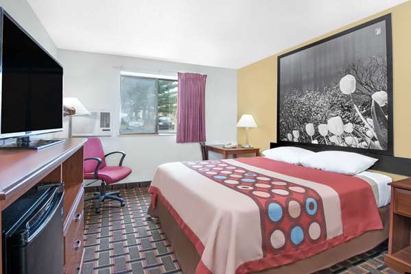  - Super 8 Hotel Kent - I-76, Exit 33