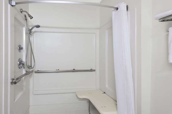  - Super 8 Hotel Kent - I-76, Exit 33